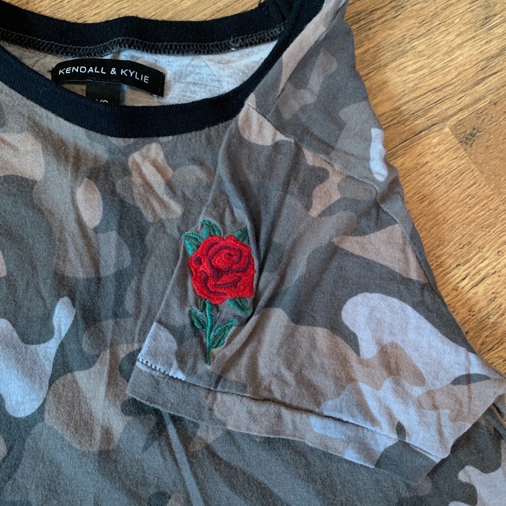 Crop top! - Picture 2 of 3